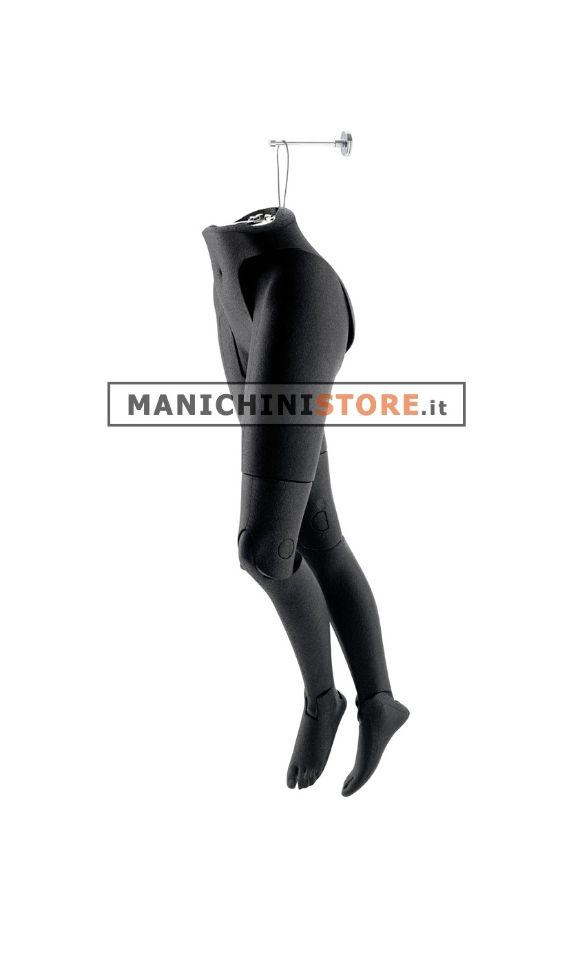 Gambe donna snodate con supporto a parete